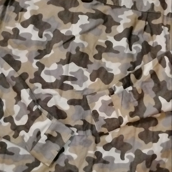 Camo Jacket shirt in Large - Picture 5 of 6